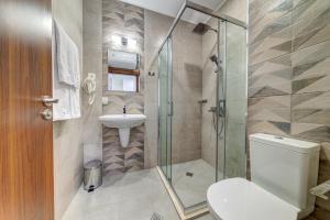 4 Seasons Apartment 535, Oak Residence