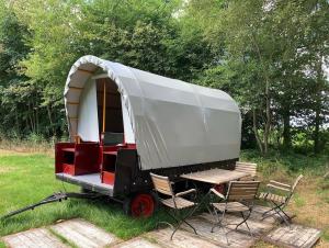 Huifkar in landelijke omgeving De Mersken 9 Ureterp