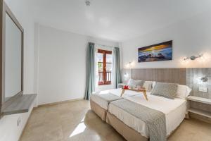 Klayman Olivina Aparthotel