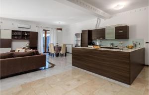 Beautiful Home In Veprinac With Wifi