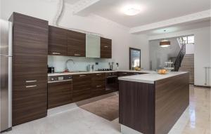 Beautiful Home In Veprinac With Wifi