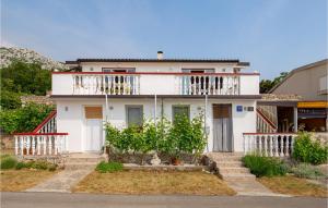 Amazing Apartment In Stinica With Kitchen