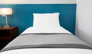 Single Room room in Highwayman Hotel
