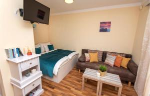 1 Bedroom Nice Apartment In Podstrana 