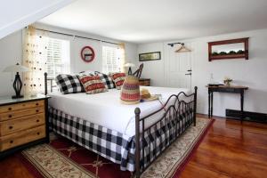 Deluxe King Room room in Inn On Main