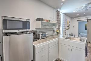 Walk to Dining, Breweries and Shops! Dtwn Custer Apt