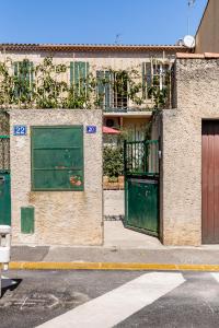 Appartements SOLEIL EN VILLE - Coeur de ville, climatisatise et au calme plein Sud a 300 m du Port Vieux : photos des chambres