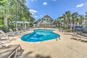 Centrally Located Studio with Pool in Myrtle Beach