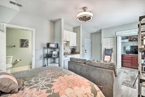 Centrally Located Studio with Pool in Myrtle Beach