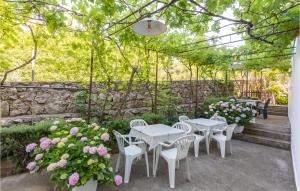 2 Bedroom Awesome Apartment In Krk