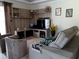 Alugo ótima casa , Centro Bombinhas!