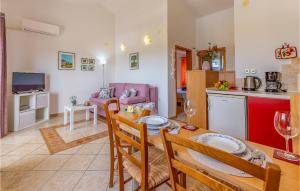 Amazing Home In Valtura 