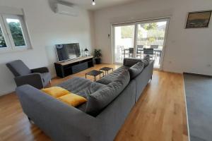 Villa Adria near Šibenik, 90 meters from the sea