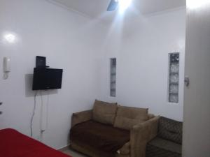 Apartamento Praia Grande Canto do Forte, a 200 metros da praia, a 2 minutos a pé até a praia.