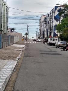 Apartamento Praia Grande Canto do Forte, a 200 metros da praia, a 2 minutos a pé até a Praia Com wi-fi e Ar condicionado