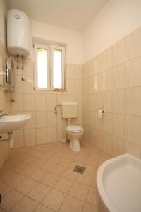 Apartments with WiFi Omis - 6772