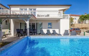 3 Bedroom Lovely Home In Banjol 