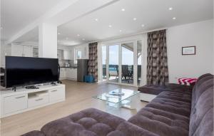 3 Bedroom Lovely Home In Banjol 