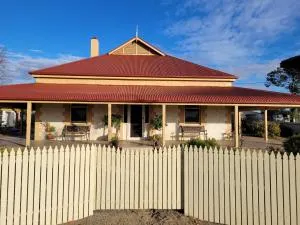 Sunset Ridge Accommodation -Rockville Homestead - Flinders Ranges