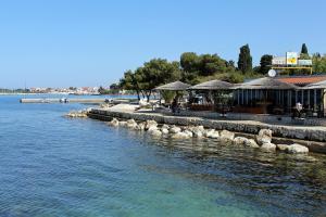 Apartments by the sea Zadar - 10021