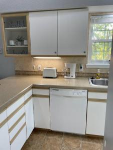 Penthouse suite at Holiday Hills Book today