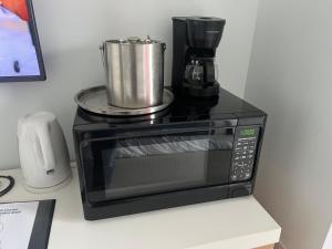 Premium Oceanview Living Full Kitchen & Miami Chic Vibes -14 A