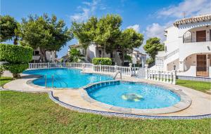 Two-Bedroom Holiday Home room in Nice home in Torrevieja w/ Outdoor swimming pool WiFi and Outdoor swimming pool
