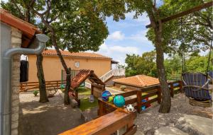 Pet Friendly Home In Donji Zagon