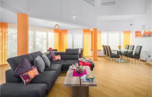 Gorgeous Home In Valtura With Wifi