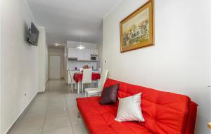 Awesome Apartment In Pinezici With Wifi 