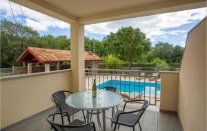 Awesome Apartment In Pinezici With Wifi