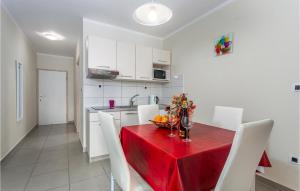 Awesome Apartment In Pinezici With Wifi