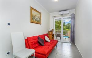 Awesome Apartment In Pinezici With Wifi 