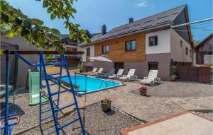 Beautiful Home In Plaski With 4 Bedrooms, Wifi And Outdoor Swimming Pool