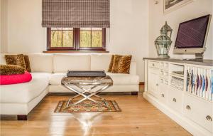 Beautiful Home In Golczewo