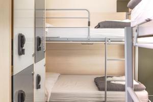 Twin Room with Private Bathroom room in Urbany Hostel Barcelona