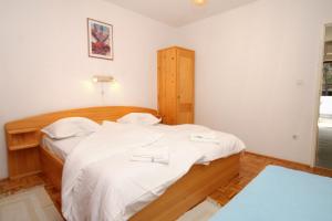 Apartments by the sea Ivan Dolac, Hvar - 8700