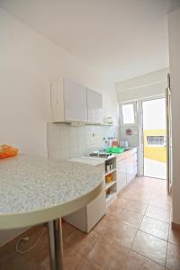 Apartments with a parking space Hvar - 8728