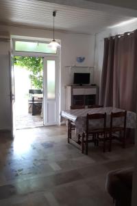 Apartments with parking space Ivan Dolac, Hvar - 8753