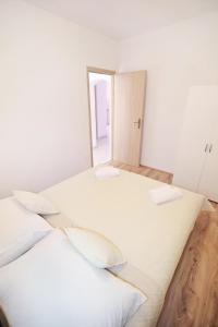 Apartments by the sea Cove Zastupac, Hvar - 8761