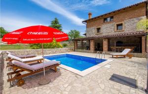 Cozy Home In Icici With Outdoor Swimming Pool 