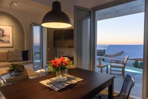 Astrea Suites Amazing View Finikia Villa