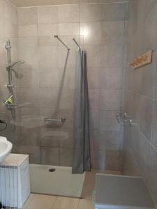 Studio dans bâtisse typique du Jura