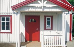 Awesome Home In Lerberget With Sauna