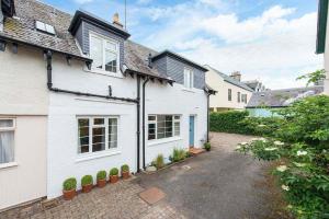 Willow Cottage, North Street