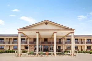 Days Inn by Wyndham Paris - Boswell