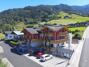 Elto Appartements Chalet - 4-star hotels in Kaprun
