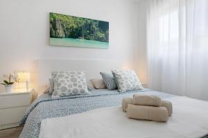 Apartment by the beach ii