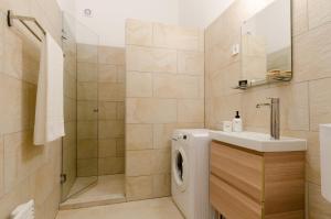 Deluxe Studio In Party District. Ak2B