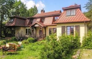 Cozy Home In Lebcz With Kitchen